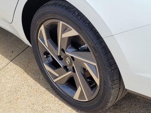 New 2026 Hyundai Elantra Limited FWD image 6
