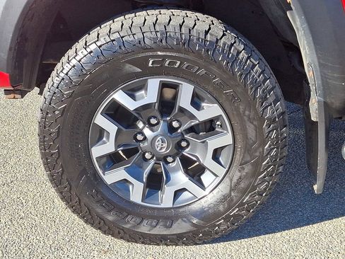 Certified 2021 Toyota Tacoma TRD Off-Road image 11