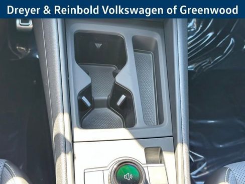 New 2026 Volkswagen Tiguan SE R-Line FWD image 18