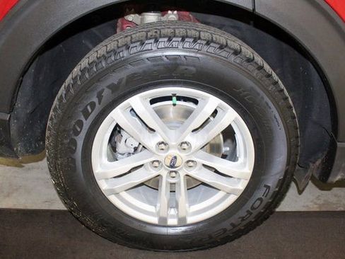 Certified 2020 Ford Explorer XLT w/ Equipment Group 202A image 19