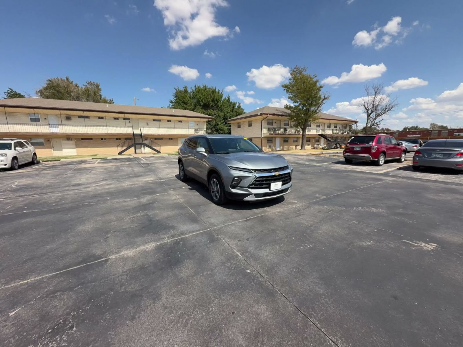 Used 2025 Chevrolet Blazer LT FWD image 3