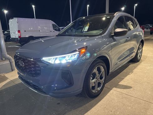 Certified 2023 Ford Escape ST-Line w/ Tech Pack #1 image 3