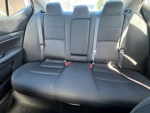 Used 2025 Nissan Altima 2.5 SV FWD image 39
