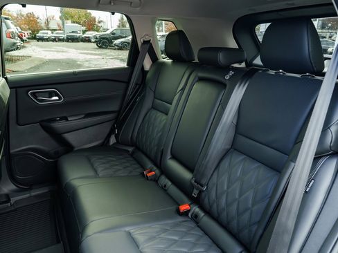 New 2026 Nissan Rogue Platinum image 24