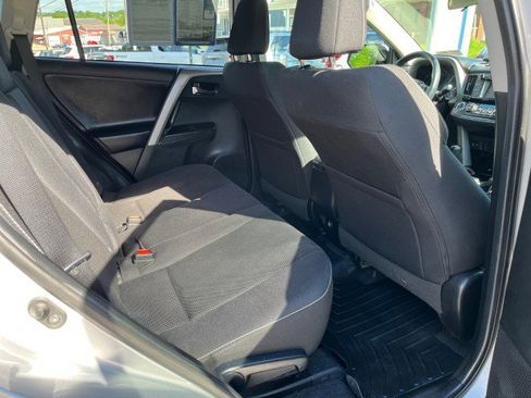 Used 2018 Toyota RAV4 XLE AWD/4WD image 11
