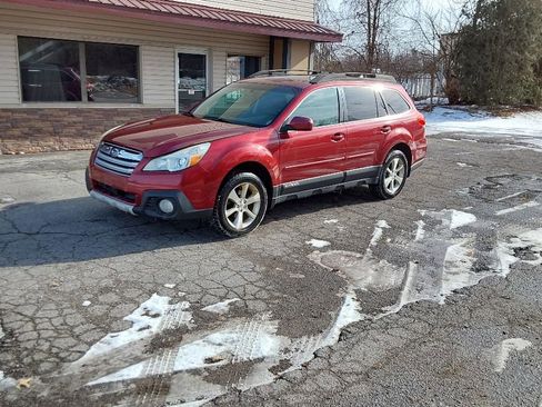 Used 2013 Subaru Outback 2.5i Limited w/ Moonroof Pkg image 2