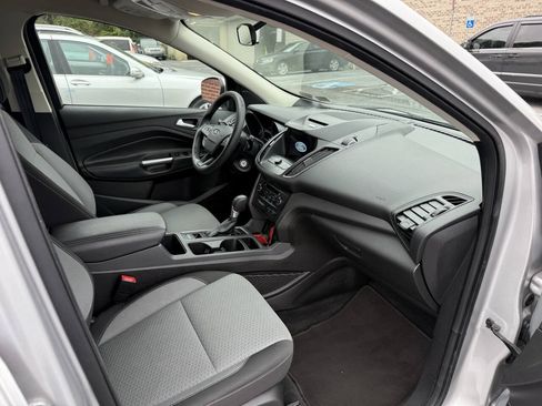 Used 2017 Ford Escape SE w/ Equipment Group 201A AWD/4WD image 22