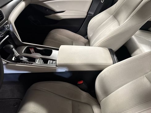 Used 2019 Honda Accord EX image 28