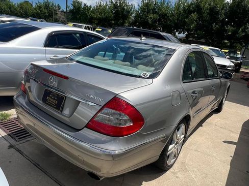 Used 2008 Mercedes-Benz E 350 4MATIC Sedan image 4
