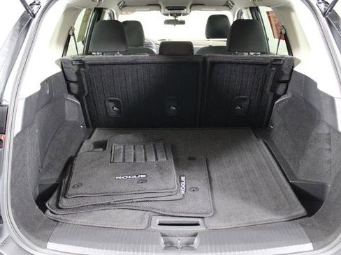 Certified 2023 Nissan Rogue SV image 17