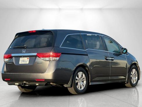 Used 2016 Honda Odyssey SE image 3