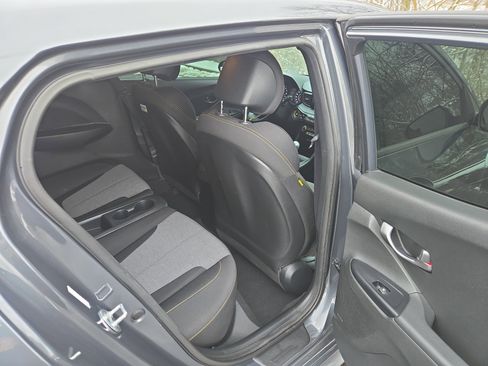 Used 2019 Hyundai Veloster Turbo R-Spec image 25