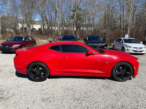 Used 2021 Chevrolet Camaro LT w/ Technology Package image 4