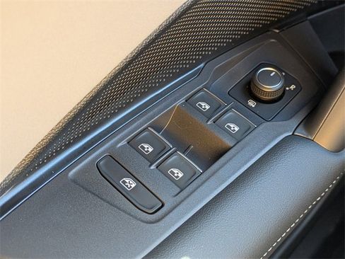 New 2026 Volkswagen Tiguan SE R-Line image 25