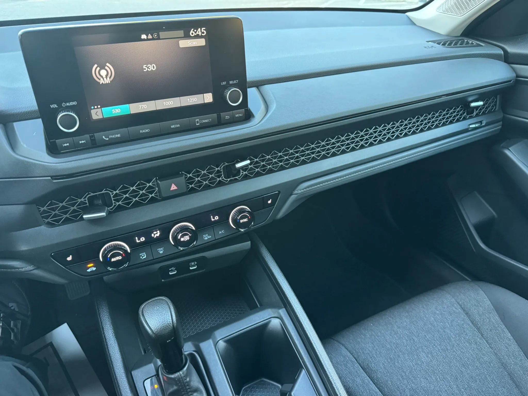Used 2023 Honda Accord EX image 36