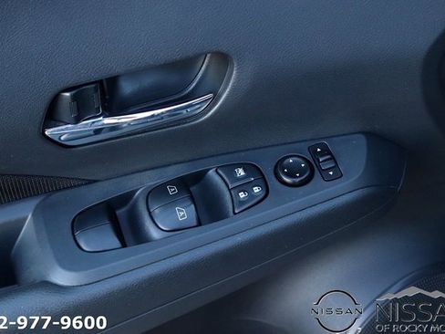 Used 2021 Nissan Kicks SV image 11