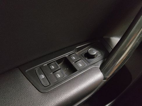 Used 2019 Volkswagen Tiguan SE w/ Panoramic Sunroof Package AWD/4WD image 27