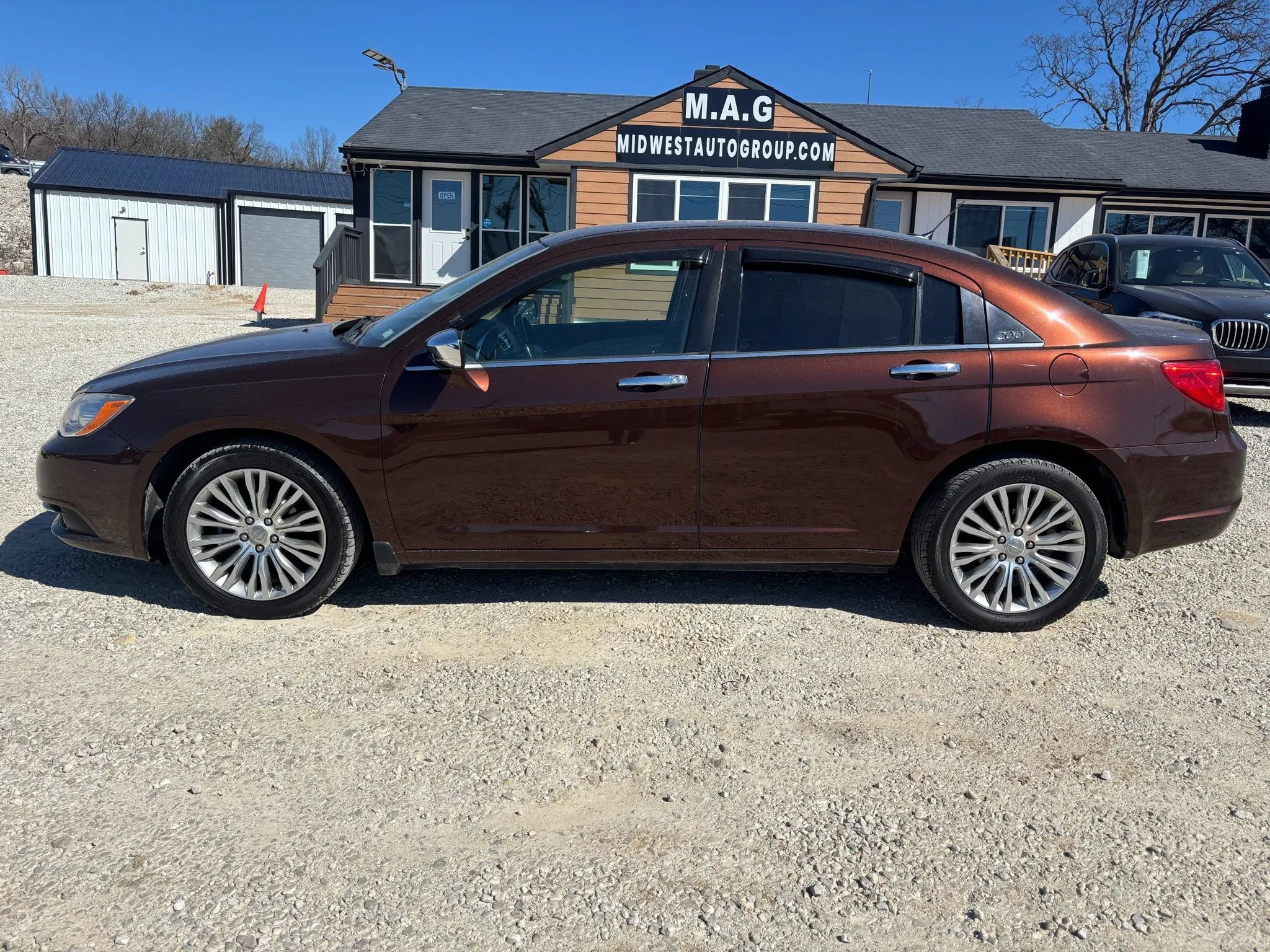 Used 2012 Chrysler 200 Limited FWD image 2