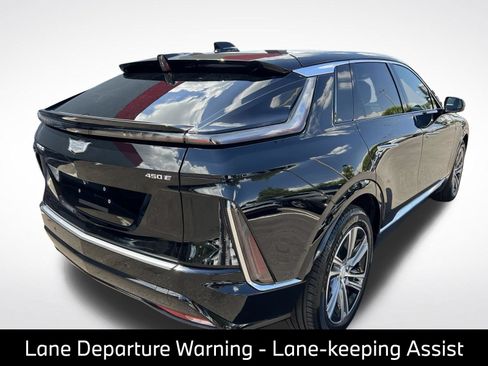 Used 2024 Cadillac Lyriq Luxury RWD image 7
