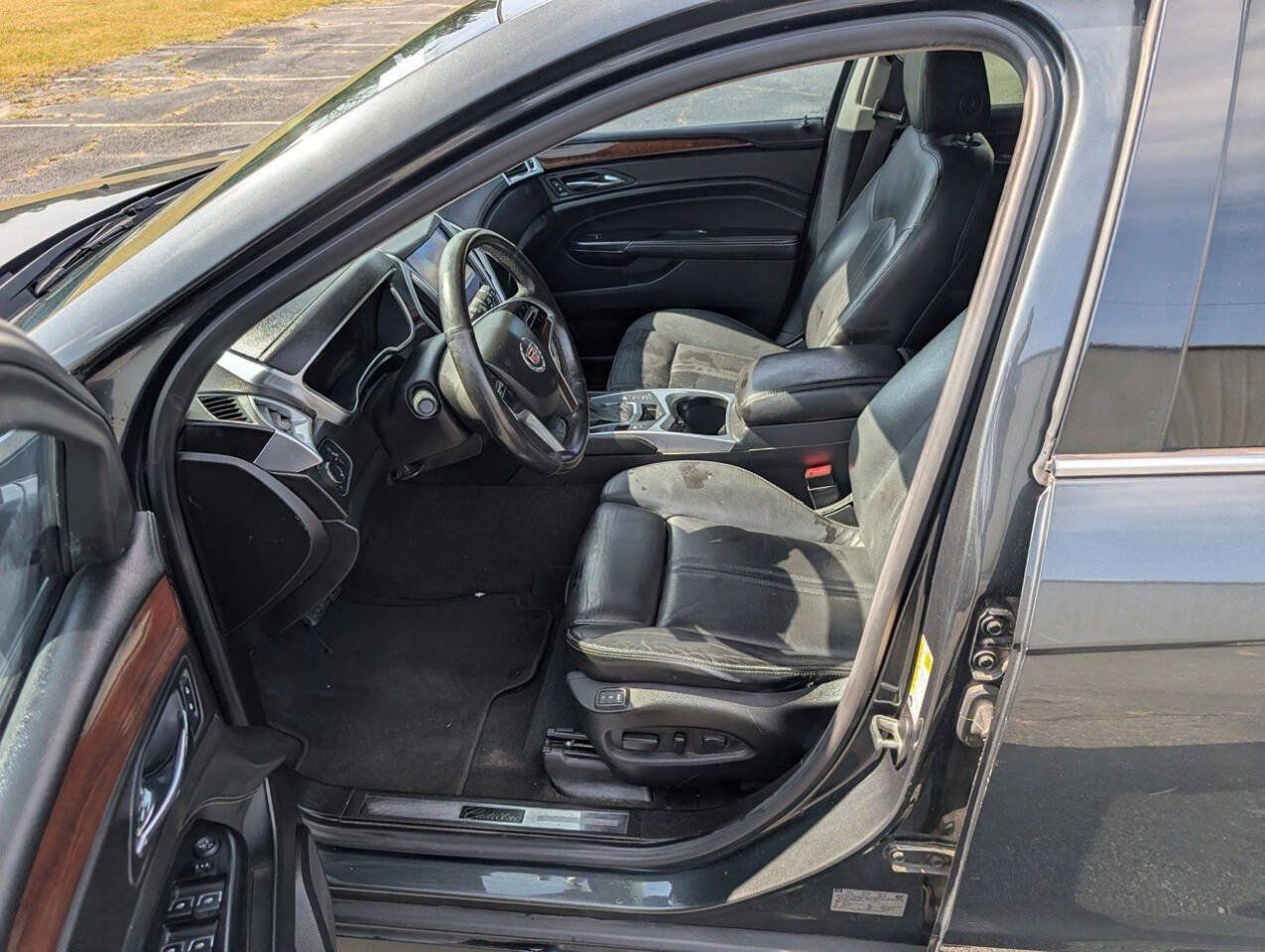 Used 2015 Cadillac SRX Luxury w/ Driver Awareness Package FWD image 22