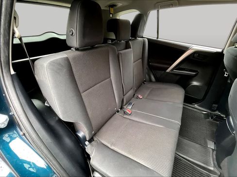 Used 2018 Toyota RAV4 LE w/ All Weather Liner Package AWD/4WD image 20