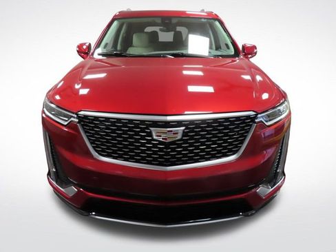 Used 2024 Cadillac XT6 Premium Luxury w/ Technology Package FWD image 8