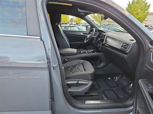 New 2026 Volkswagen Atlas Cross Sport SE image 29