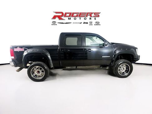 Used 2013 GMC Sierra 1500 SLT w/ SLT Convenience Package AWD/4WD image 9