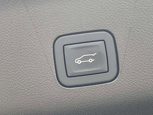 New 2026 Cadillac Escalade ESV Luxury w/ LPO, Radiant Package image 11