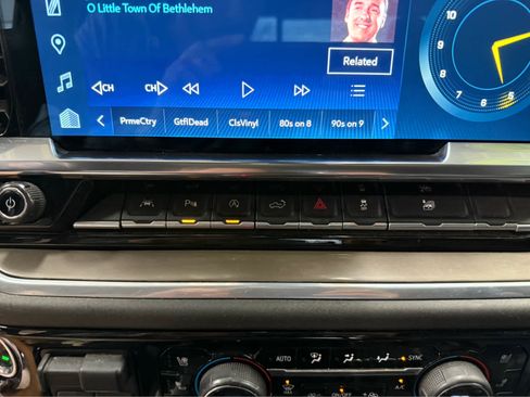 Used 2022 Chevrolet Silverado 1500 High Country w/ LPO, Dark Essentials Package image 20