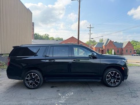Used 2024 Chevrolet Suburban RST w/ Luxury Package AWD/4WD image 4