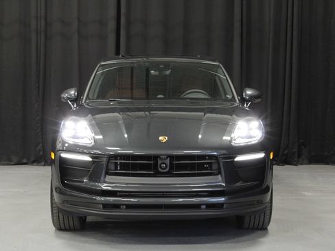 New 2026 Porsche Macan AWD/4WD image 8
