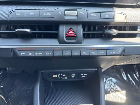 Used 2025 Kia K4 FWD image 18