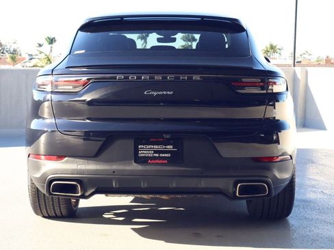 Certified 2022 Porsche Cayenne Platinum Edition image 11