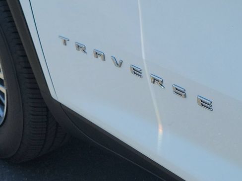 Used 2026 Chevrolet Traverse LT FWD image 30