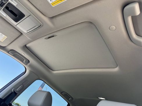 Used 2024 Honda CR-V EX-L image 16