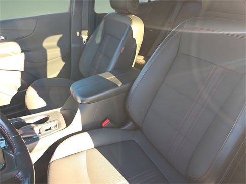 Used 2022 Chevrolet Equinox RS w/ LPO, Floor Liner Package image 11