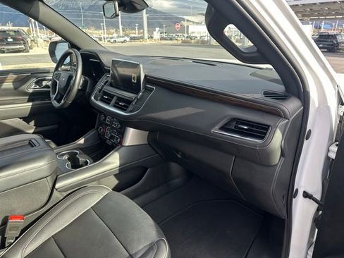 Used 2023 Chevrolet Suburban Premier AWD/4WD image 19
