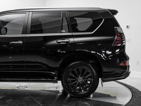 Used 2023 Lexus GX 460 Premium w/ Accessory Package AWD/4WD image 19