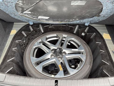 Used 2016 Chevrolet SS RWD image 32