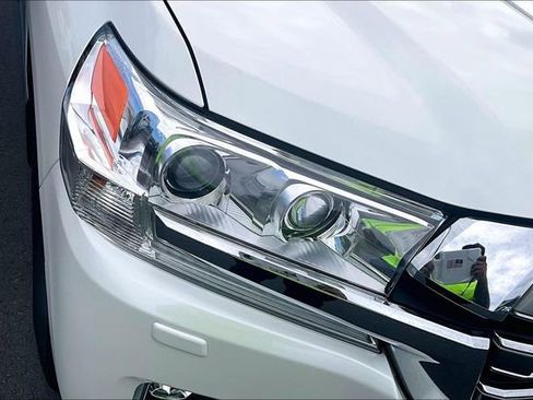Used 2019 Toyota Land Cruiser AWD/4WD image 32