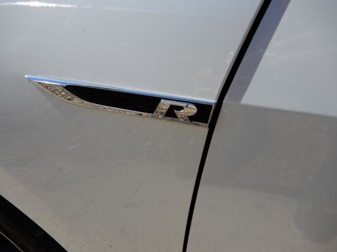 Used 2019 Volkswagen Golf R 4-Door AWD/4WD image 18