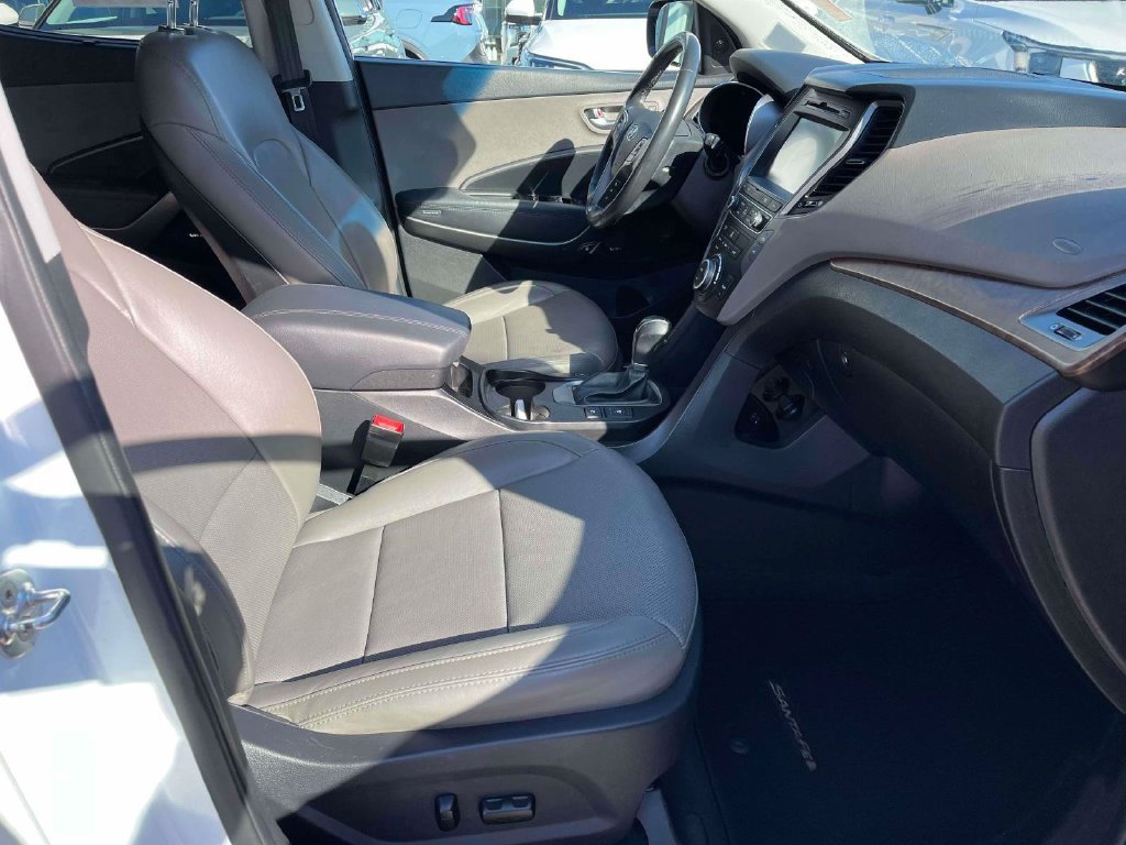 Used 2018 Hyundai Santa Fe Sport w/ 2.4L Tech Package 04 AWD/4WD image 12