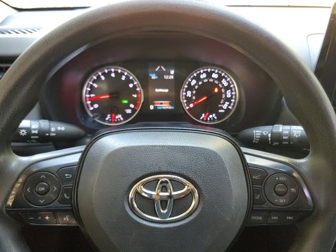 Used 2021 Toyota RAV4 XLE image 20