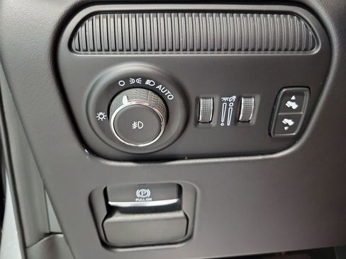 Used 2024 Jeep Grand Wagoneer L Series II w/ Quick Order Packagew 28T image 37