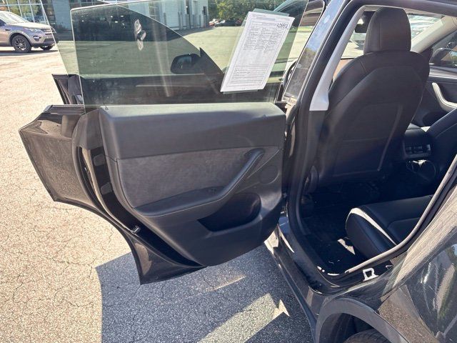 Used 2023 Tesla Model Y Performance AWD/4WD image 11