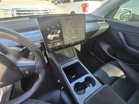 Used 2021 Tesla Model Y Performance image 11