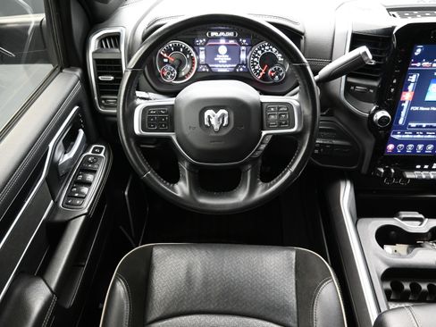 Used 2020 RAM 2500 Laramie w/ Night Edition image 25