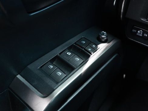 Used 2018 Toyota Tacoma SR5 RWD image 20