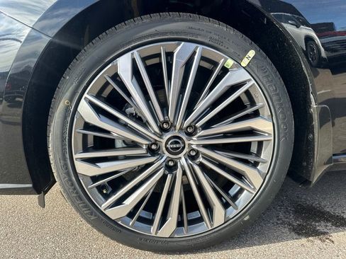 Used 2021 Nissan Frontier SV image 11